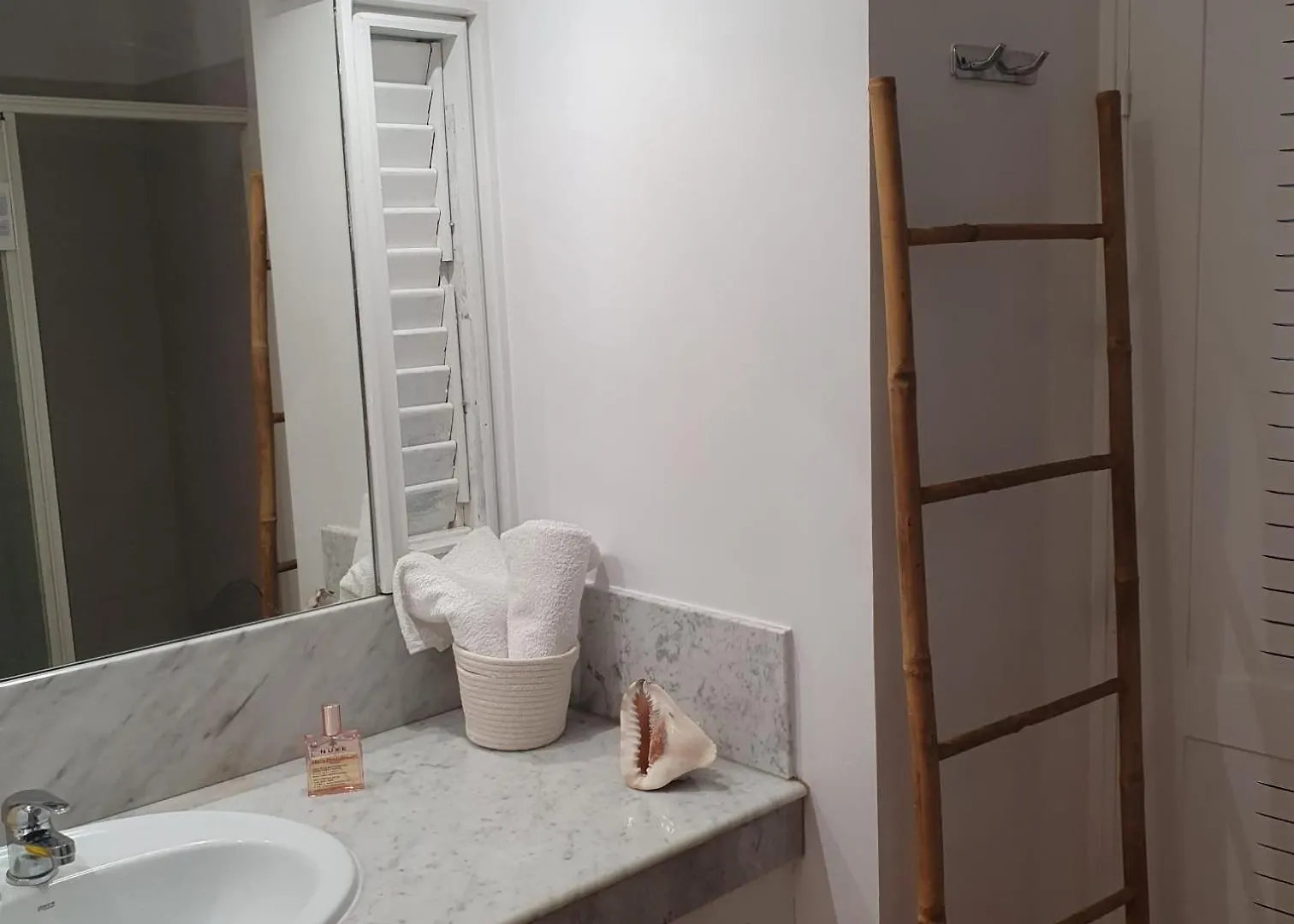 아파트 Appartement De La Baie, Vue Magnifique, Tartane 라 트리니테