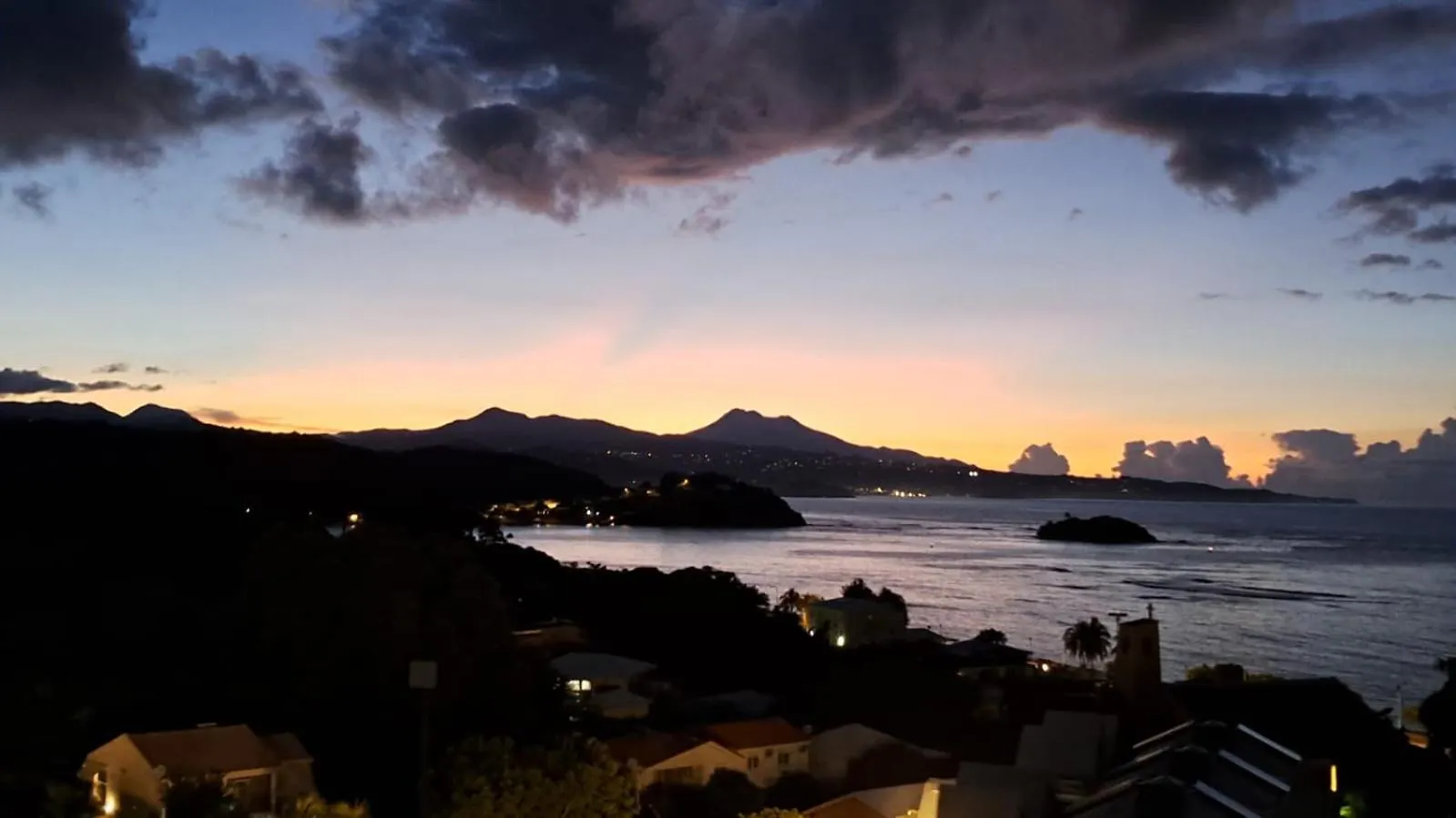 Appartement De La Baie, Vue Magnifique, Tartane La Trinité Apartman